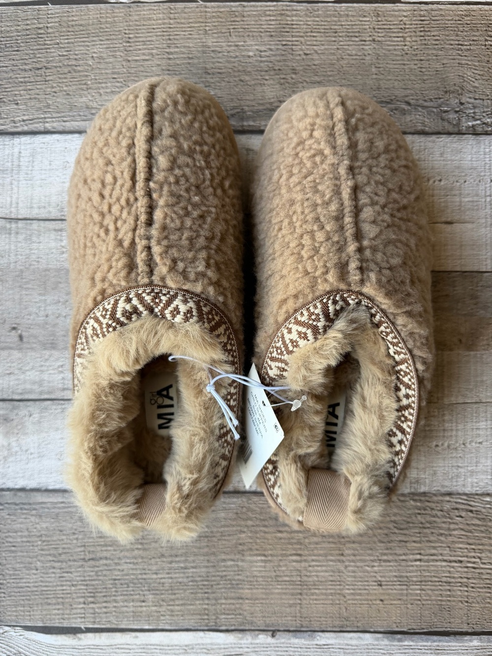 MIA Girls Brown Sherpa Slippers Size 4M NWT Cozy Faux Fur House Shoes